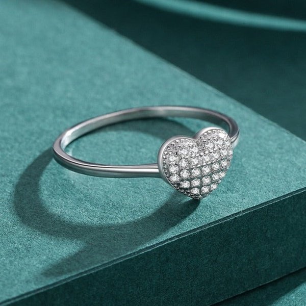 Anel de Coração Cravejado de Zircônia Prata