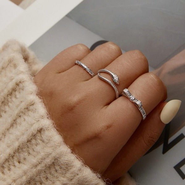 Anel Laço Prata com Cravejado de Zircônia