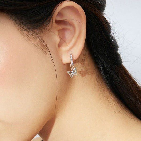 Brinco Argola Pingente de Borboleta Prata