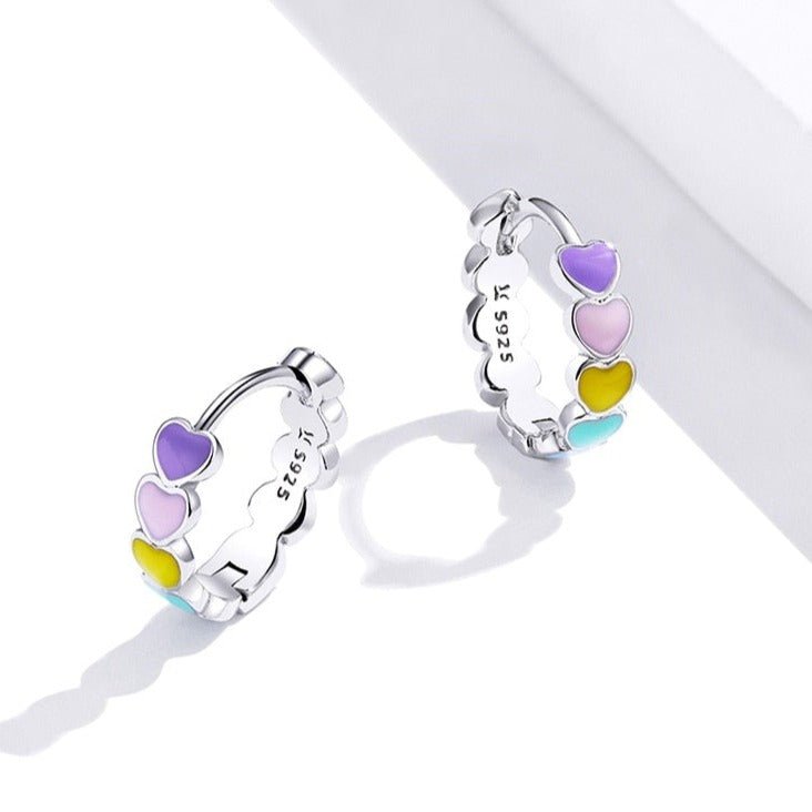 Brinco Prata de Argola Corações Coloridos Rainbow