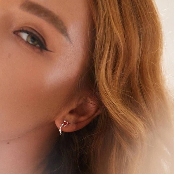 Brinco de Peixe Koi Prata