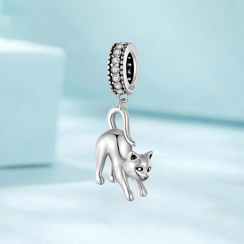 Berloque com Pingente Gato Espreguiçando em Prata 925