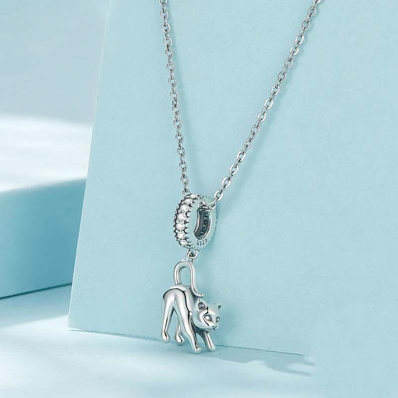 Berloque com Pingente Gato Espreguiçando em Prata 925