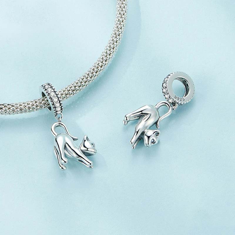 Berloque com Pingente Gato Espreguiçando em Prata 925