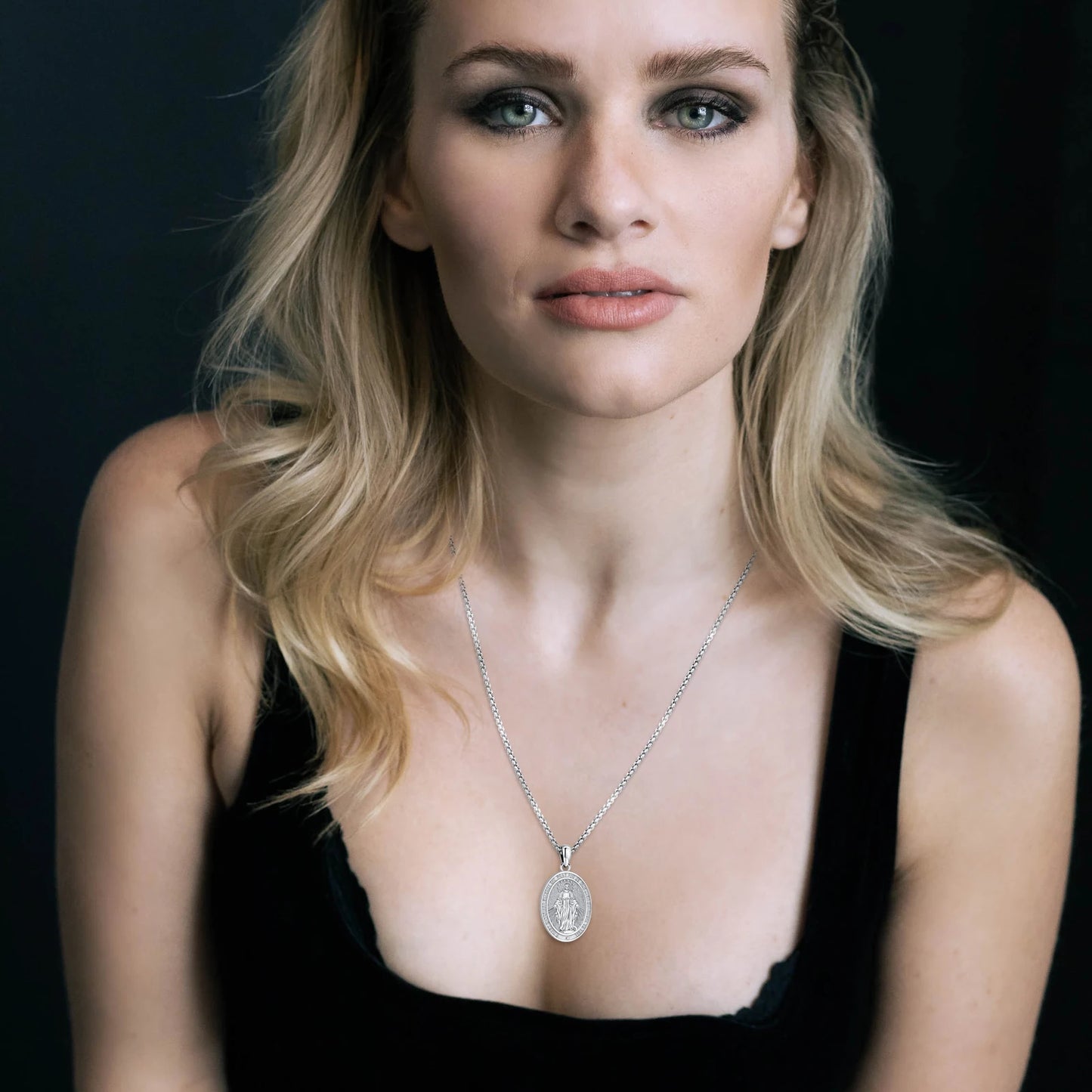 Colar com Pingente Virgem Maria, Santa Mãe, em Prata 925