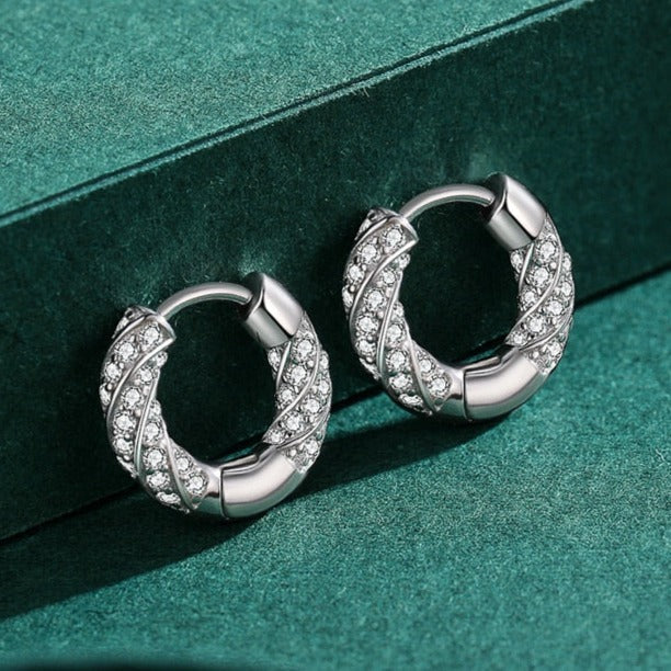 Brinco Argola de Prata Torcido com Zircônias