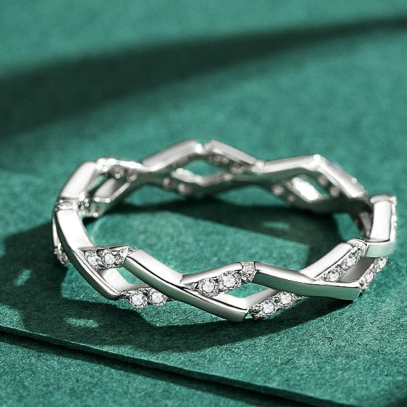 Anel Trançado com Zircônias Prata