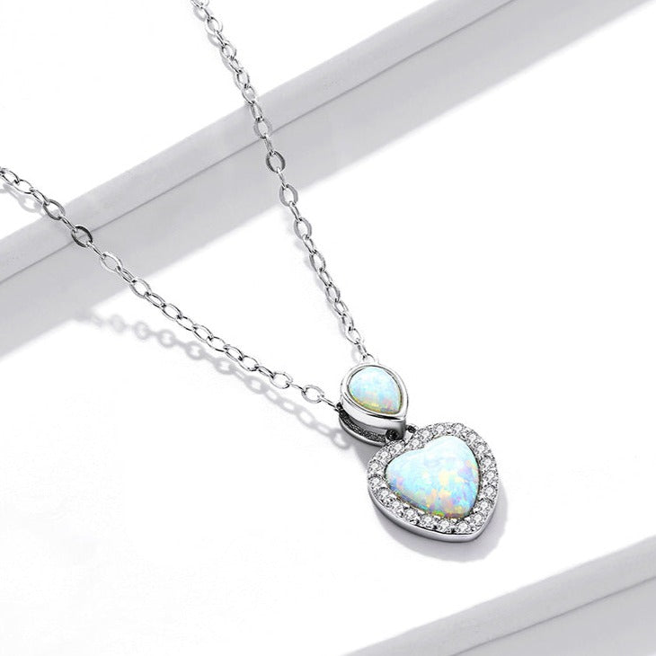 Colar Coração de Opala Cravejado de Zircônia Prata
