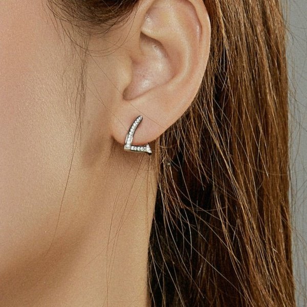 Brinco de Prata Triangular com Zircônias