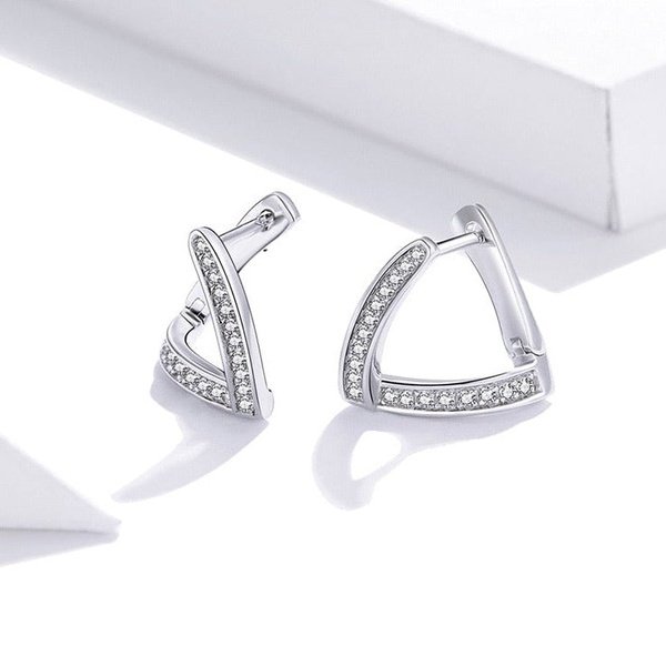Brinco de Prata Triangular com Zircônias