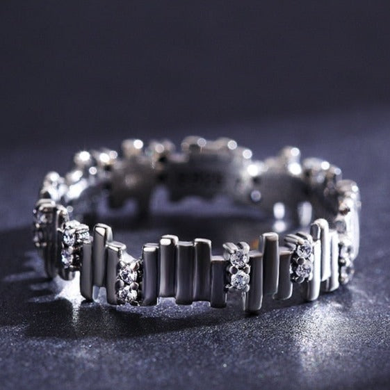 Anel Irregular com Zircônia Prata