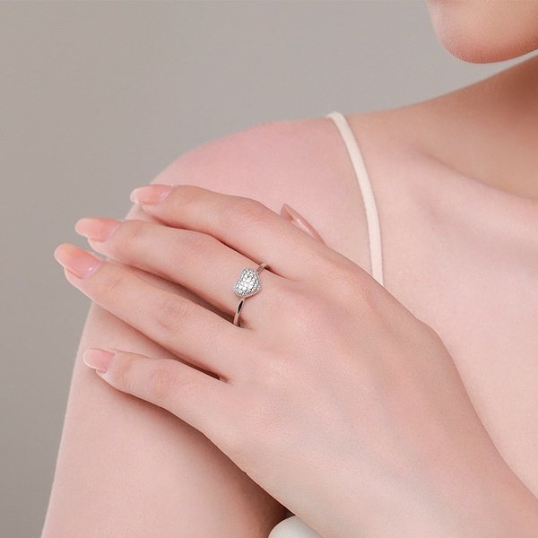 Anel de Coração Cravejado de Zircônia Prata