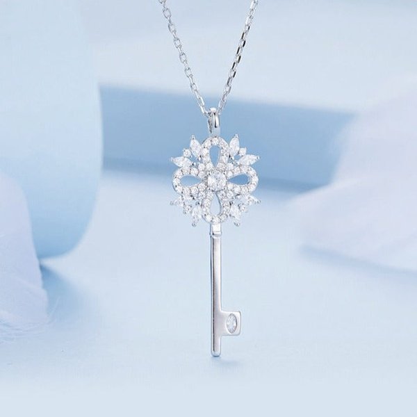 Colar de Natal Chave de Floco de Neve Prata