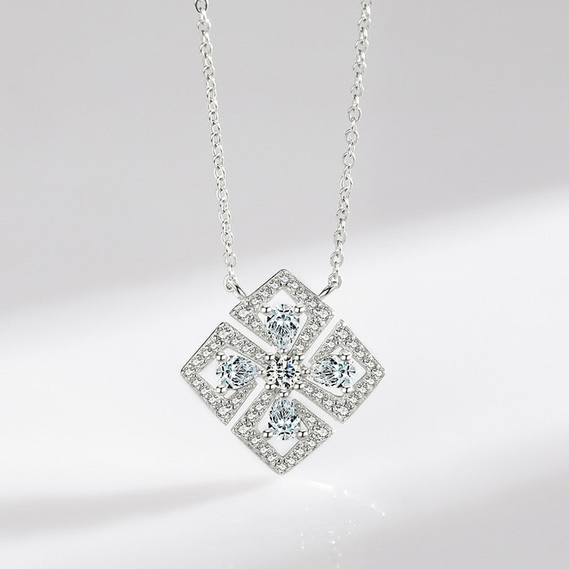 Colar de Prata Flor Quadrada com Zircônias