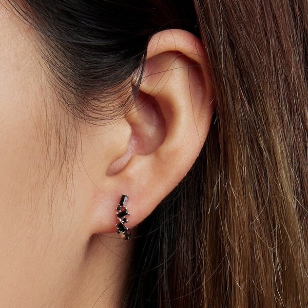 Brinco de Prata com Zircônias Irregulares