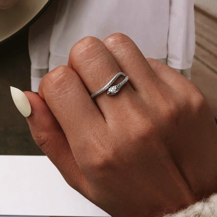 Anel Ajustável Prata Cobra Serpente