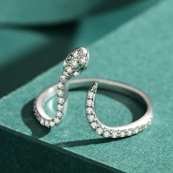 Anel Ajustável Prata Cobra Serpente de Zircônias