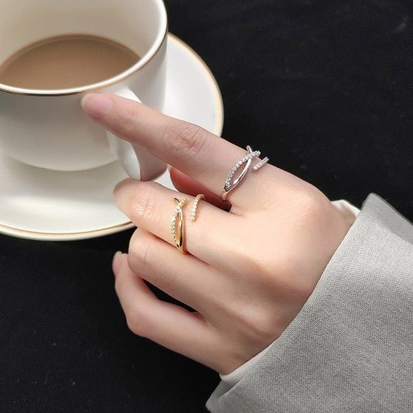 Anel Ajustável Prata com Cravejados de Zircônia