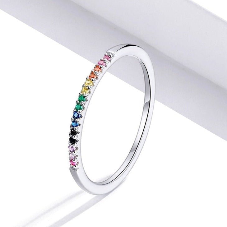 Anel Prata com Cravejados de Zircônias Coloridas