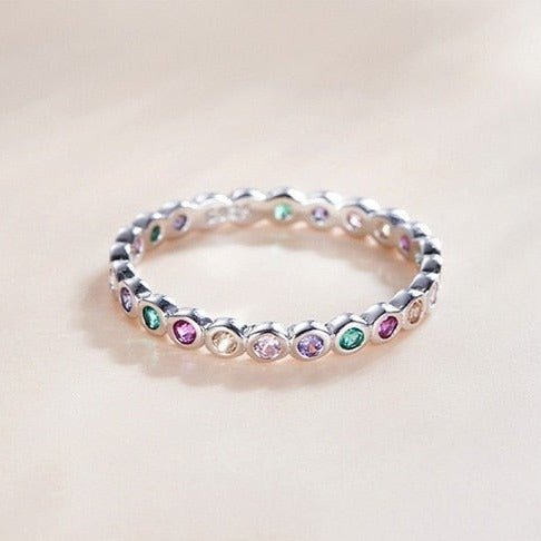 Anel Prata com Cravejados Redondos de Zircônia Coloridos