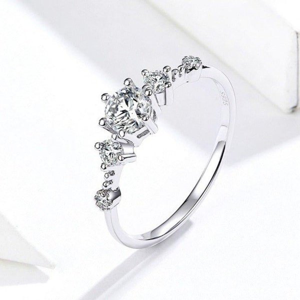 Anel Prata com Diamantes de Zircônia