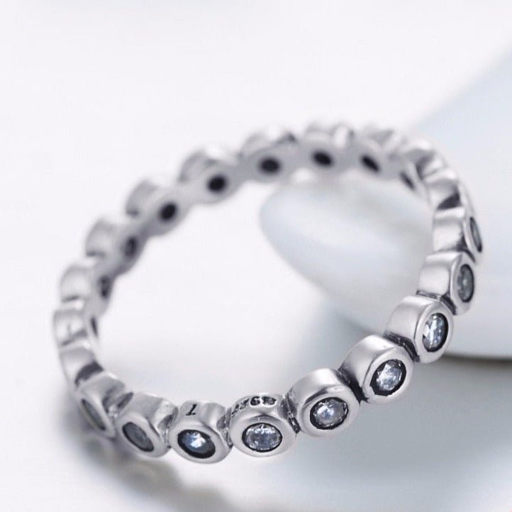 Anel Prata Sequência de Zircônias