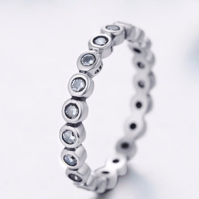 Anel Prata Sequência de Zircônias