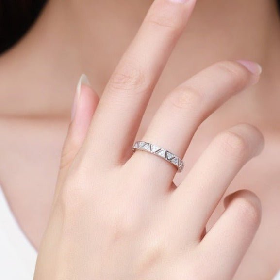 Anel Prata Triângulos em Zircônia