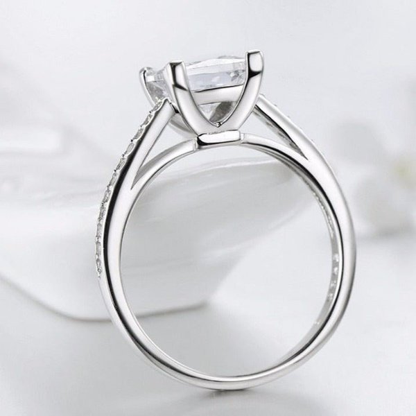 Anel Solitário de Noivado Prata com Diamante de Zircônia