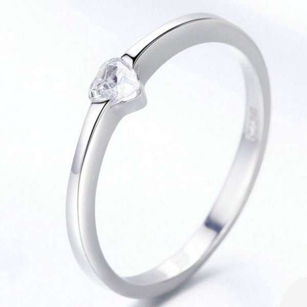 Anel Solitário Prata com Zircônia Coração