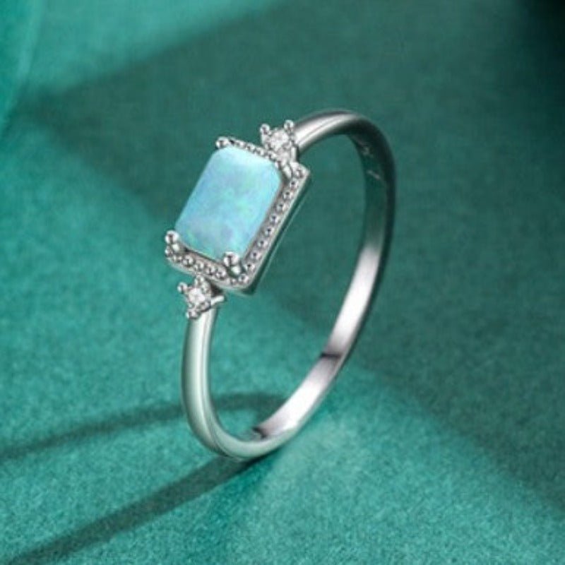 Anel Solitário Retangular de Opala Prata