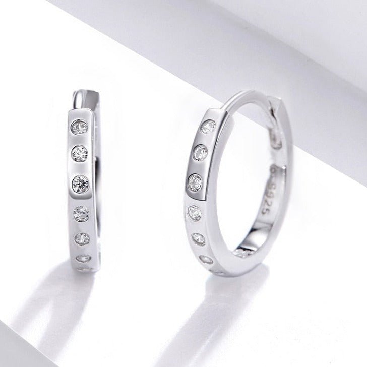 Brinco Argola com Cravejados de Zircônia Prata