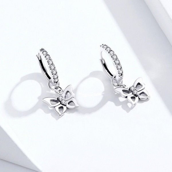 Brinco Argola Pingente de Borboleta Prata