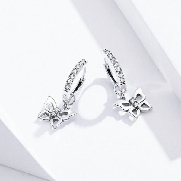 Brinco Argola Pingente de Borboleta Prata