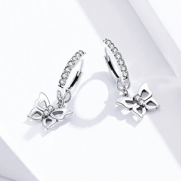 Brinco Argola Pingente de Borboleta Prata