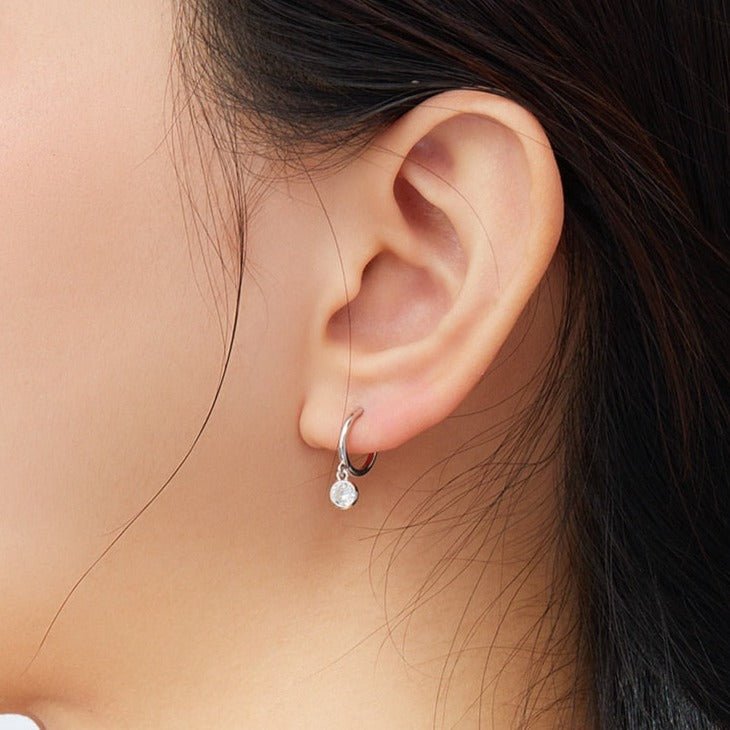 Brinco Argola Pingente Ponto de Luz Prata