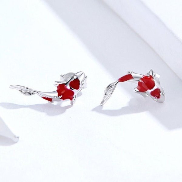 Brinco de Peixe Koi Prata