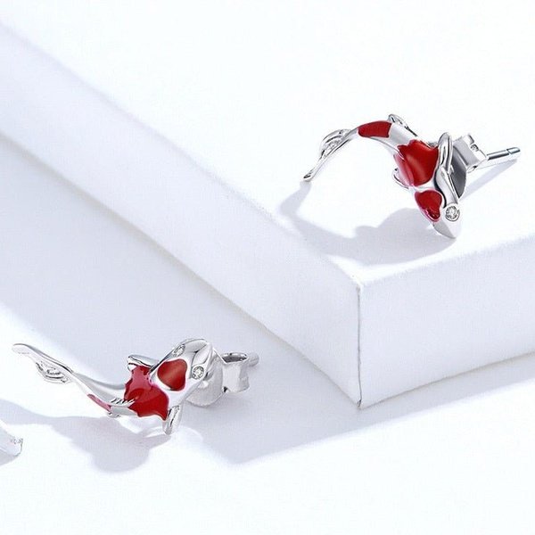 Brinco de Peixe Koi Prata