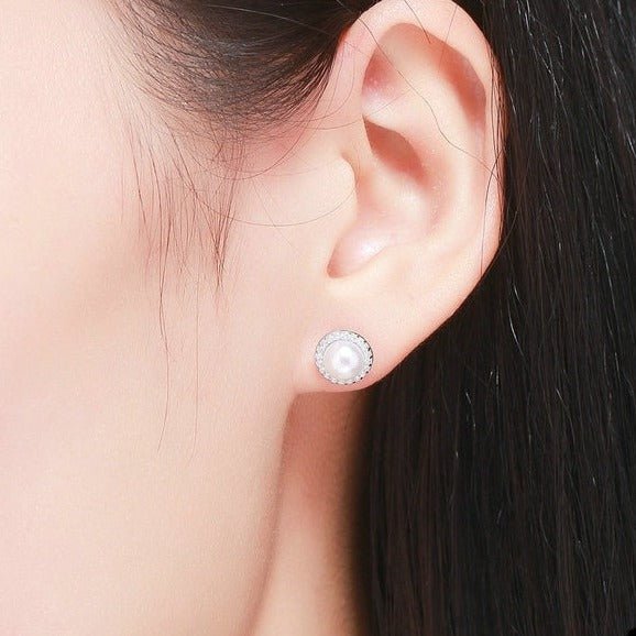 Brinco Prata Redondo de Pérola com Zircônias