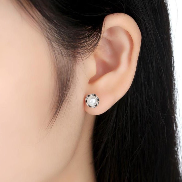 Brinco Prata Redondo Flor de Pérola