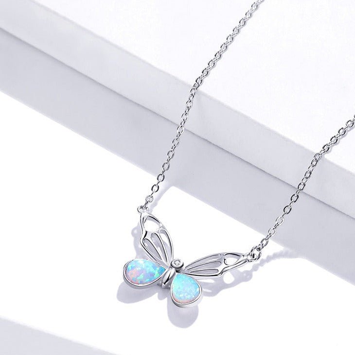 Colar Borboleta de Opala Prata