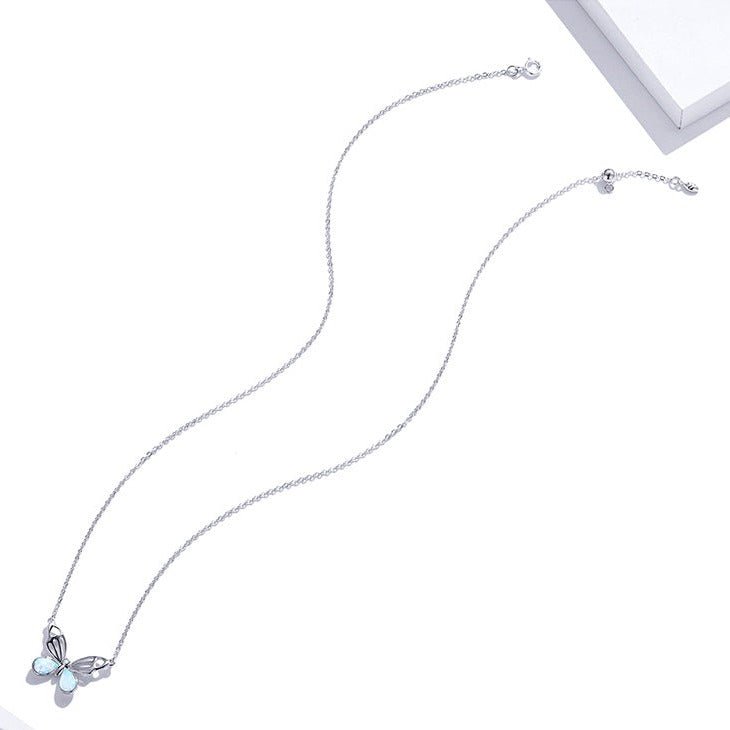 Colar Borboleta de Opala Prata