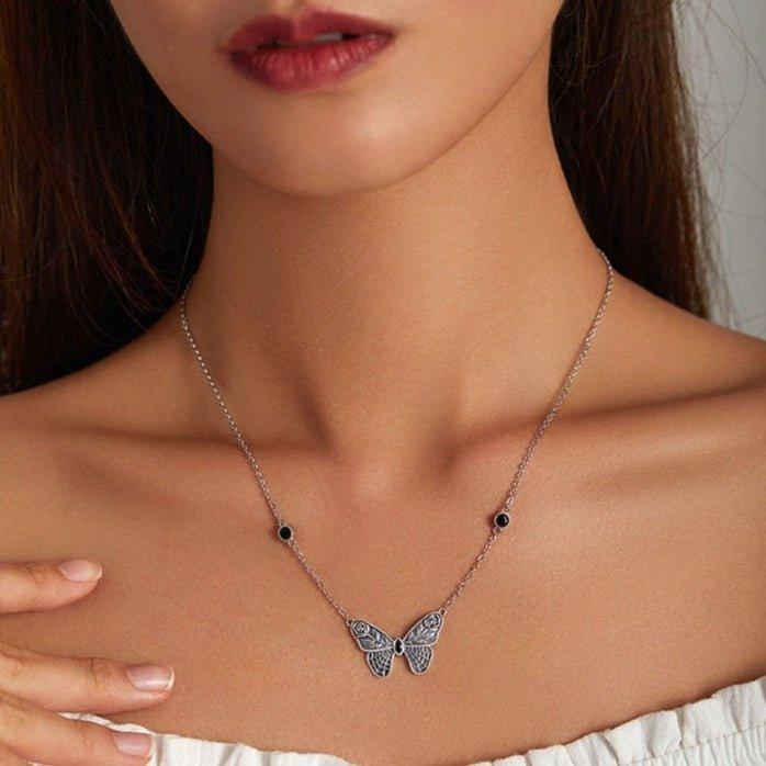 Colar Borboleta Vintage Prata