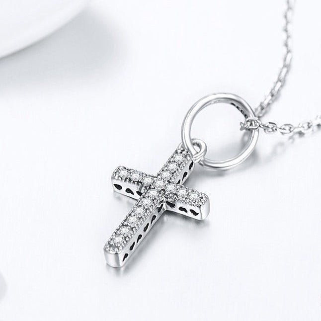 Colar Cruz de Zircônia Prata