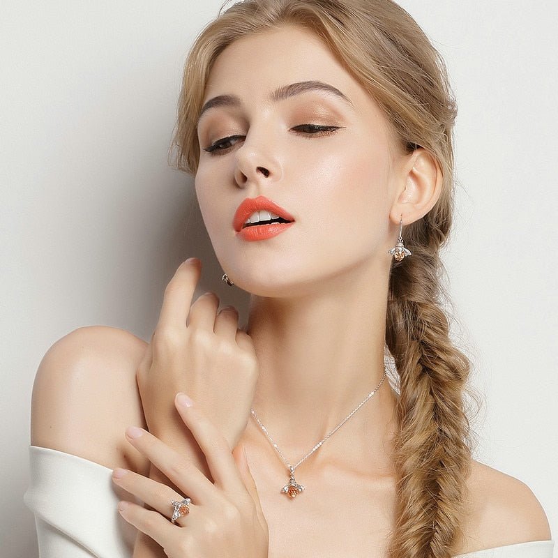 Colar Prata Abelha com Cristal de Zircônia